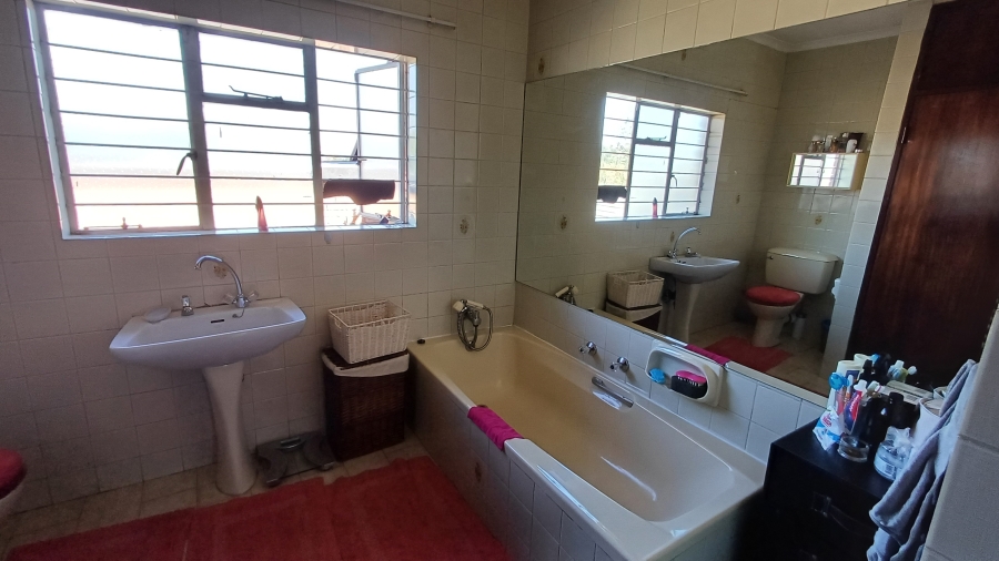 4 Bedroom Property for Sale in Sunninghill Gauteng