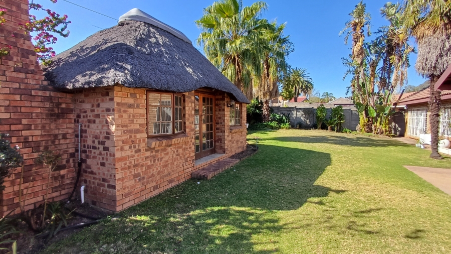 4 Bedroom Property for Sale in Sunninghill Gauteng