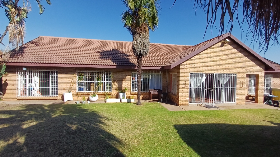 4 Bedroom Property for Sale in Sunninghill Gauteng