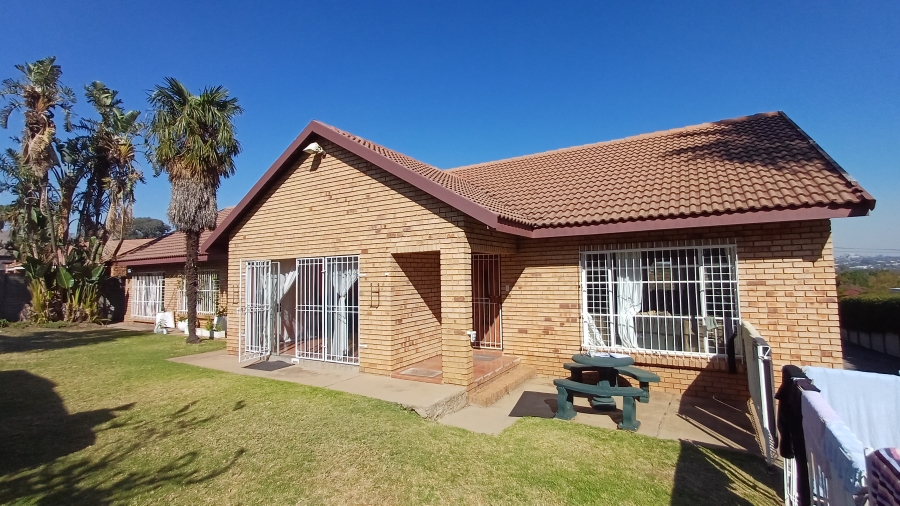 4 Bedroom Property for Sale in Sunninghill Gauteng