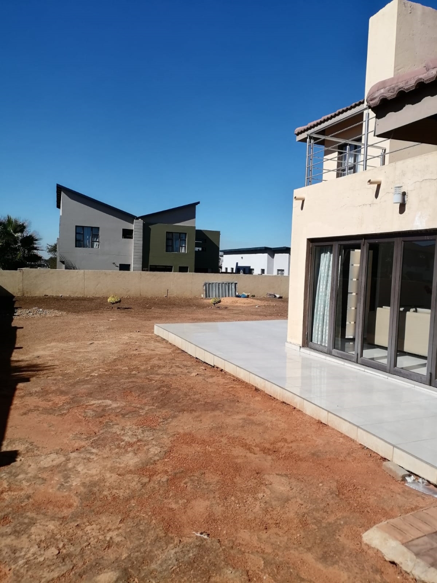 5 Bedroom Property for Sale in Theresa Park Gauteng