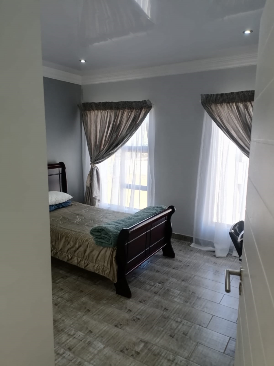 5 Bedroom Property for Sale in Theresa Park Gauteng