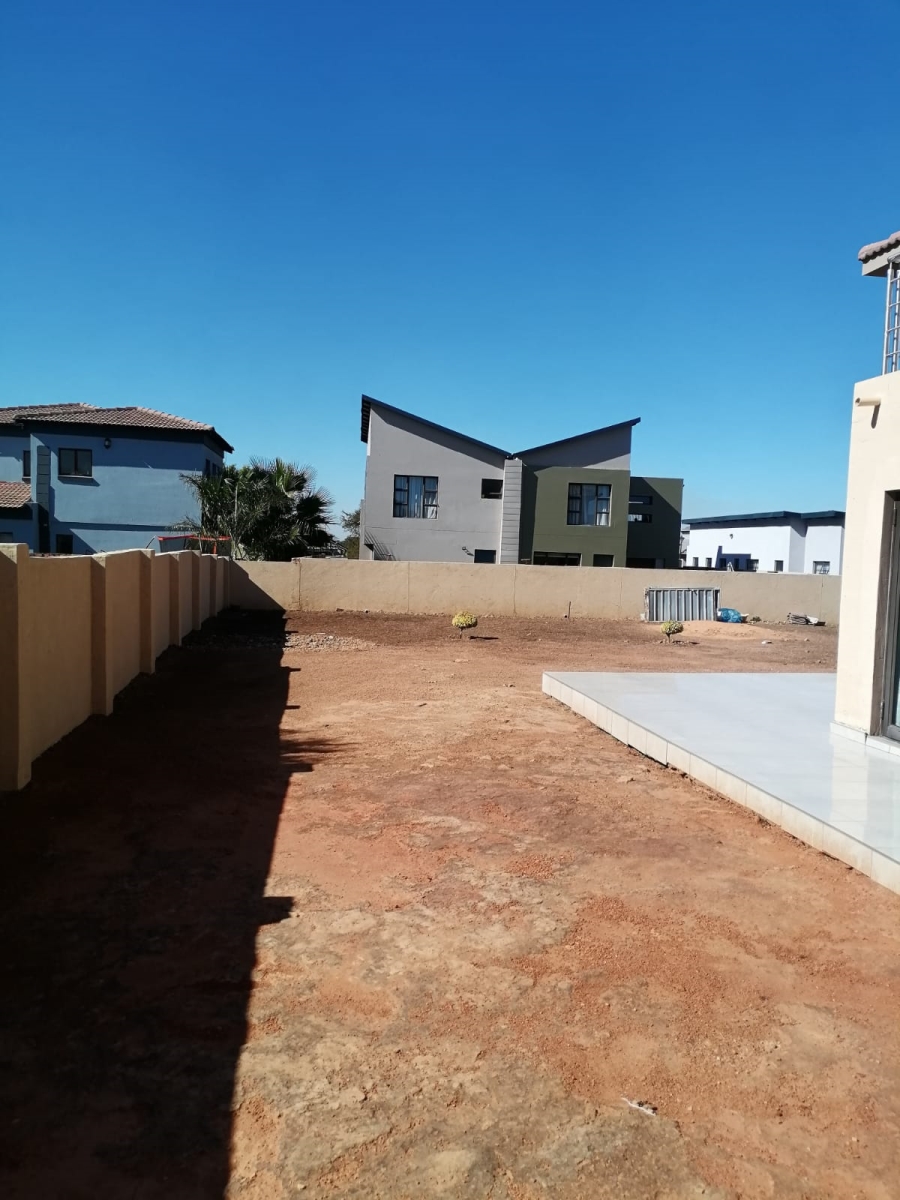 5 Bedroom Property for Sale in Theresa Park Gauteng