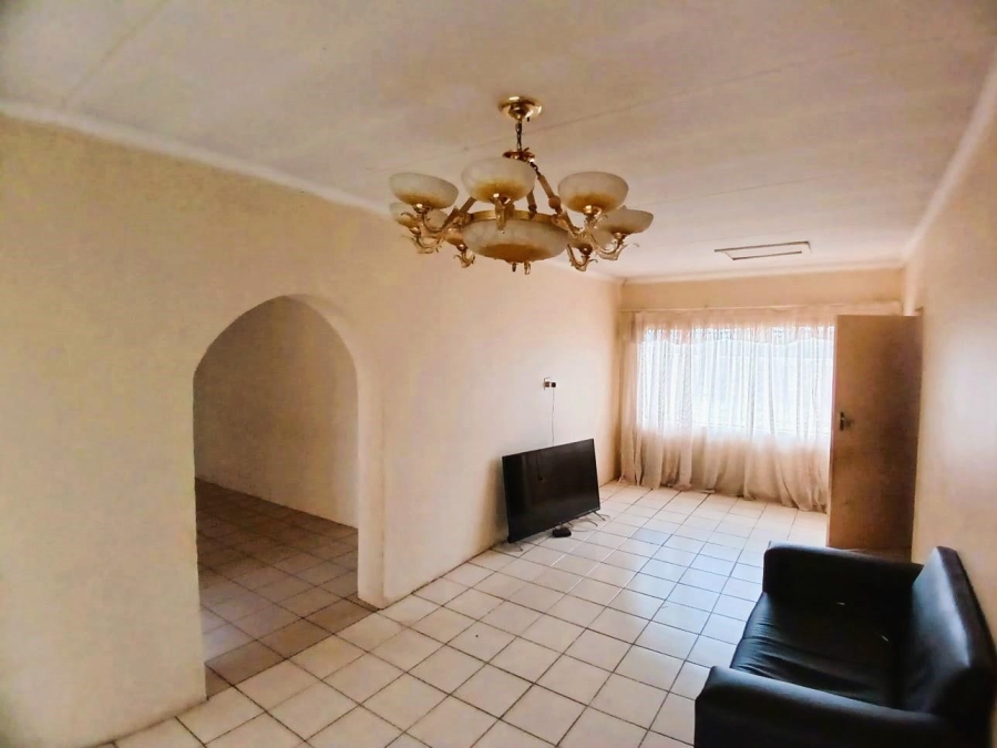 3 Bedroom Property for Sale in Unitas Park Gauteng