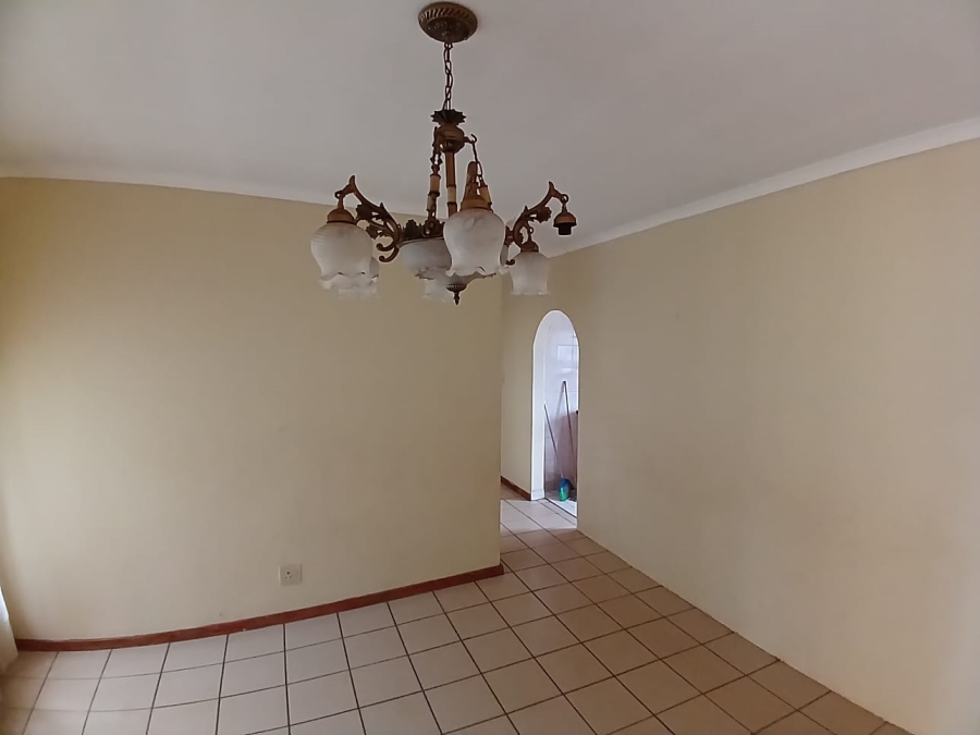 3 Bedroom Property for Sale in Unitas Park Gauteng