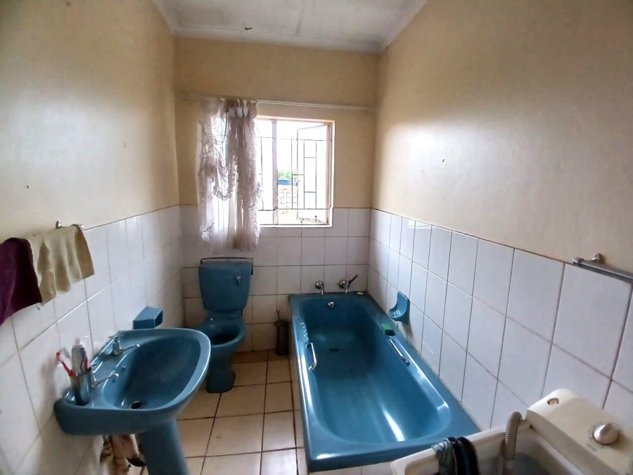 3 Bedroom Property for Sale in Unitas Park Gauteng