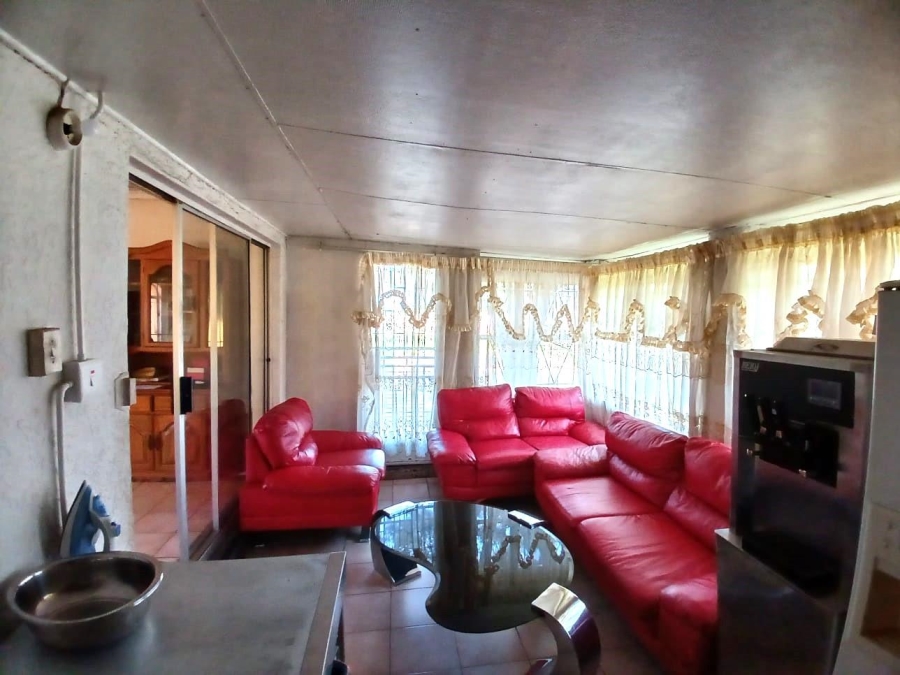 4 Bedroom Property for Sale in Unitas Park Gauteng