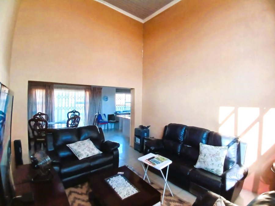 3 Bedroom Property for Sale in Unitas Park Gauteng