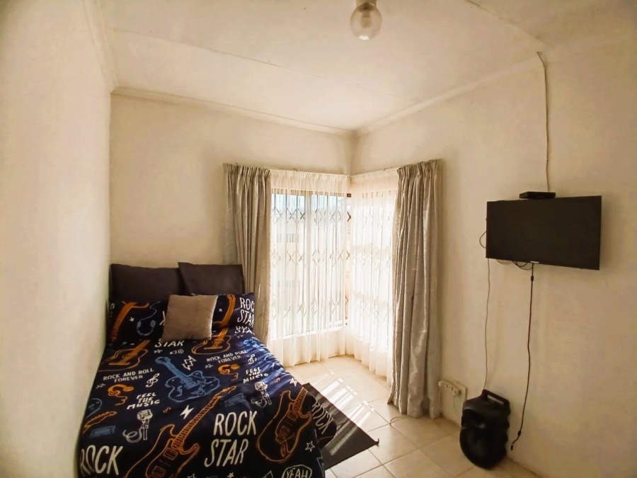 3 Bedroom Property for Sale in Unitas Park Gauteng