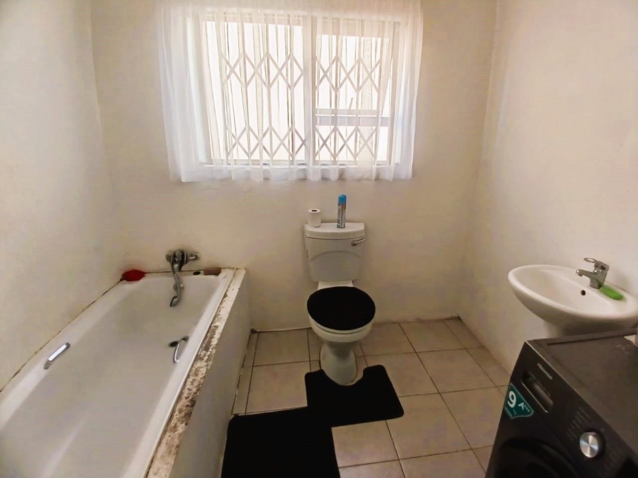 3 Bedroom Property for Sale in Unitas Park Gauteng