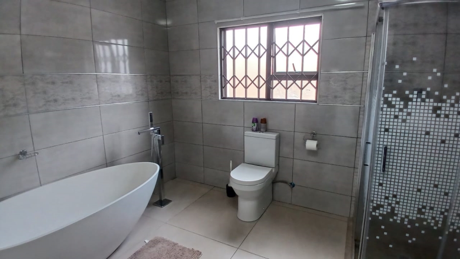 4 Bedroom Property for Sale in Waldrift Gauteng