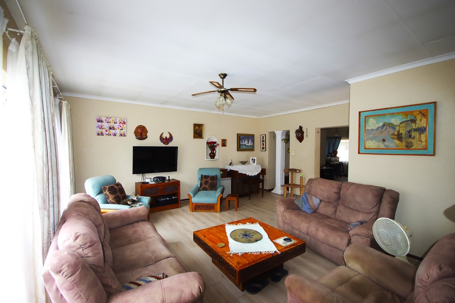 6 Bedroom Property for Sale in Strubenvale Gauteng