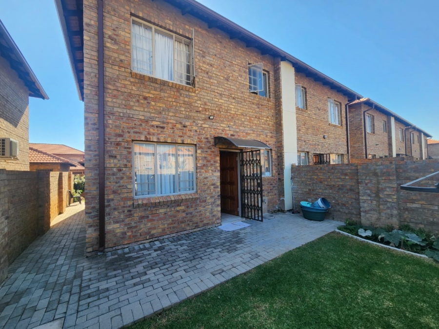 3 Bedroom Property for Sale in Annlin Gauteng