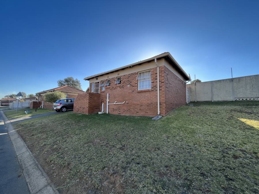 3 Bedroom Property for Sale in Thatch Hill Estate Gauteng