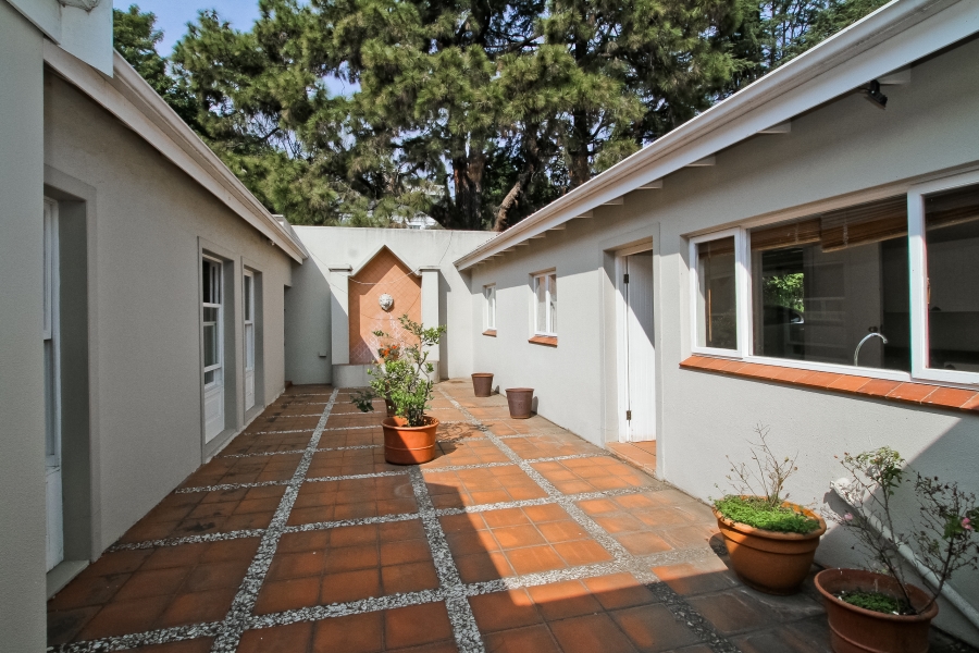 3 Bedroom Property for Sale in Sandhurst Gauteng