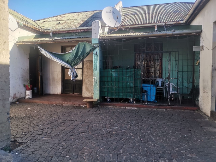 10 Bedroom Property for Sale in Crystal Park Gauteng