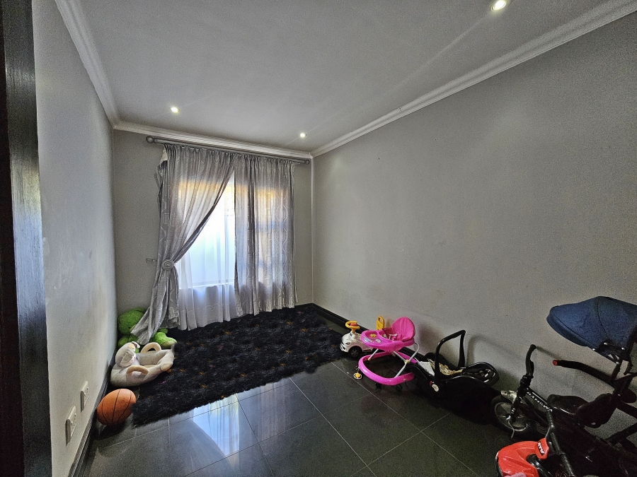 4 Bedroom Property for Sale in Raslouw Gauteng