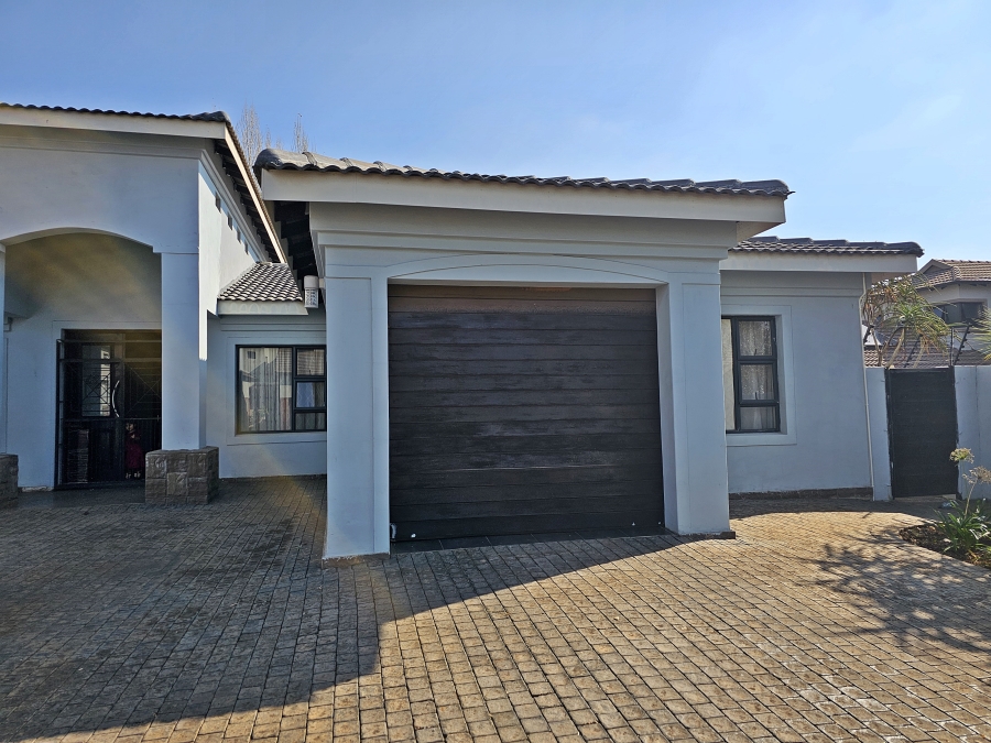 4 Bedroom Property for Sale in Raslouw Gauteng