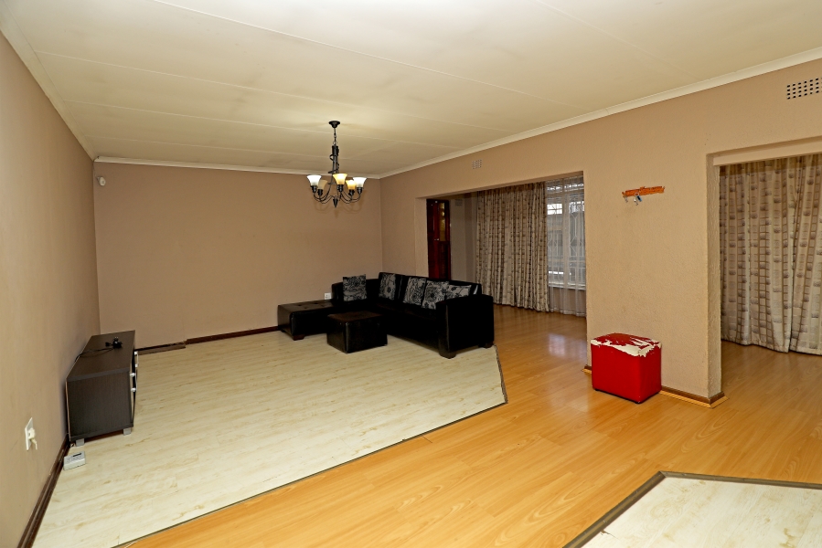 6 Bedroom Property for Sale in Hurst Hill Gauteng