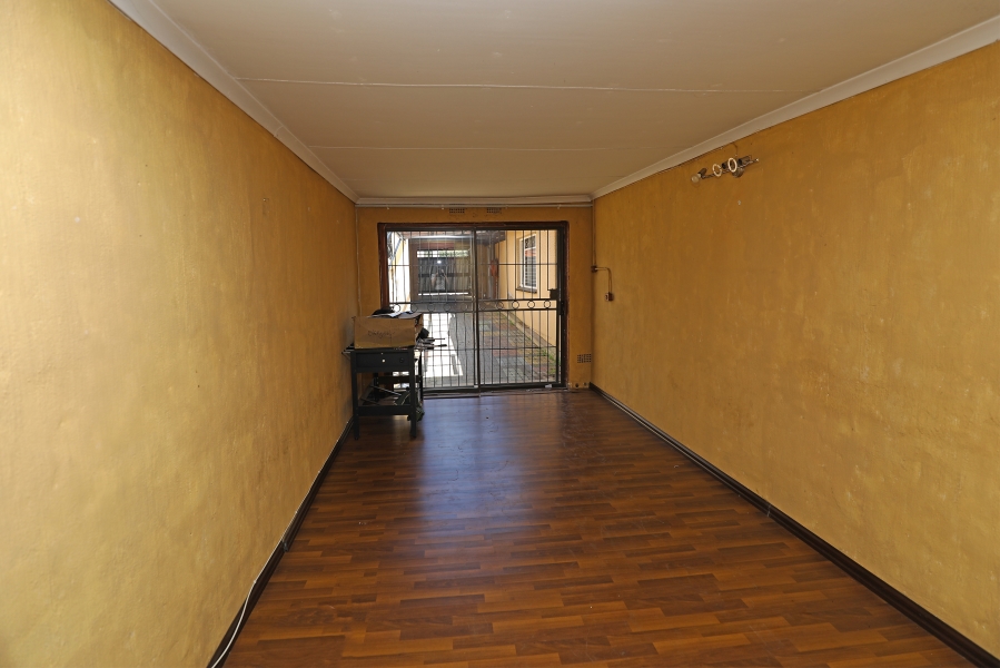 6 Bedroom Property for Sale in Hurst Hill Gauteng