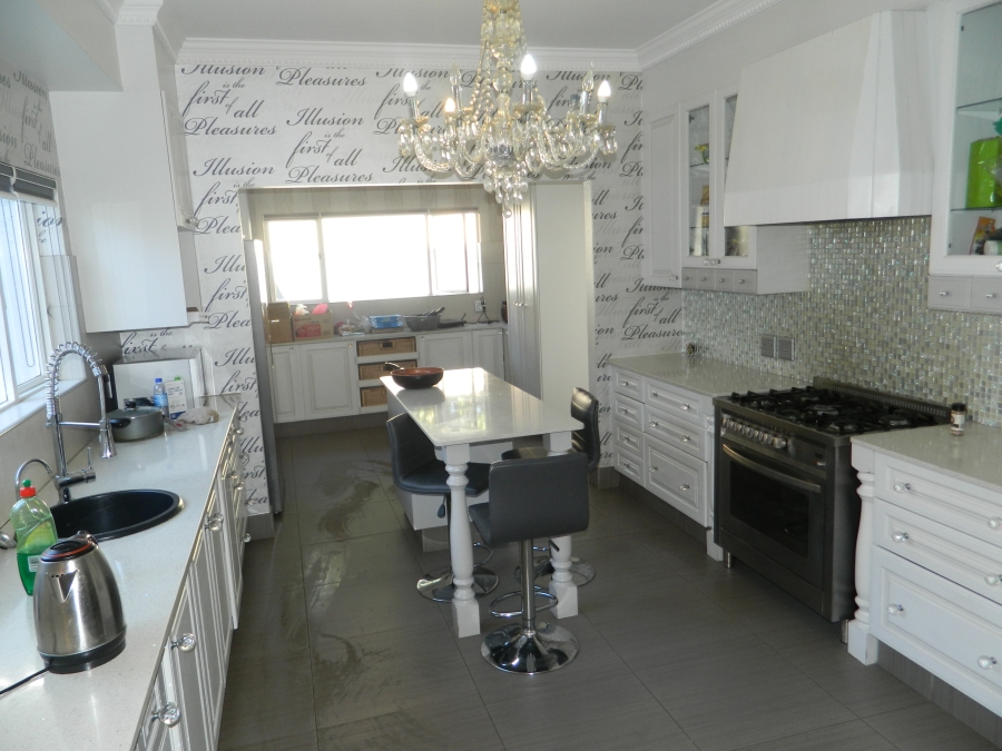 To Let 5 Bedroom Property for Rent in Silver Lakes Golf Estate Gauteng
