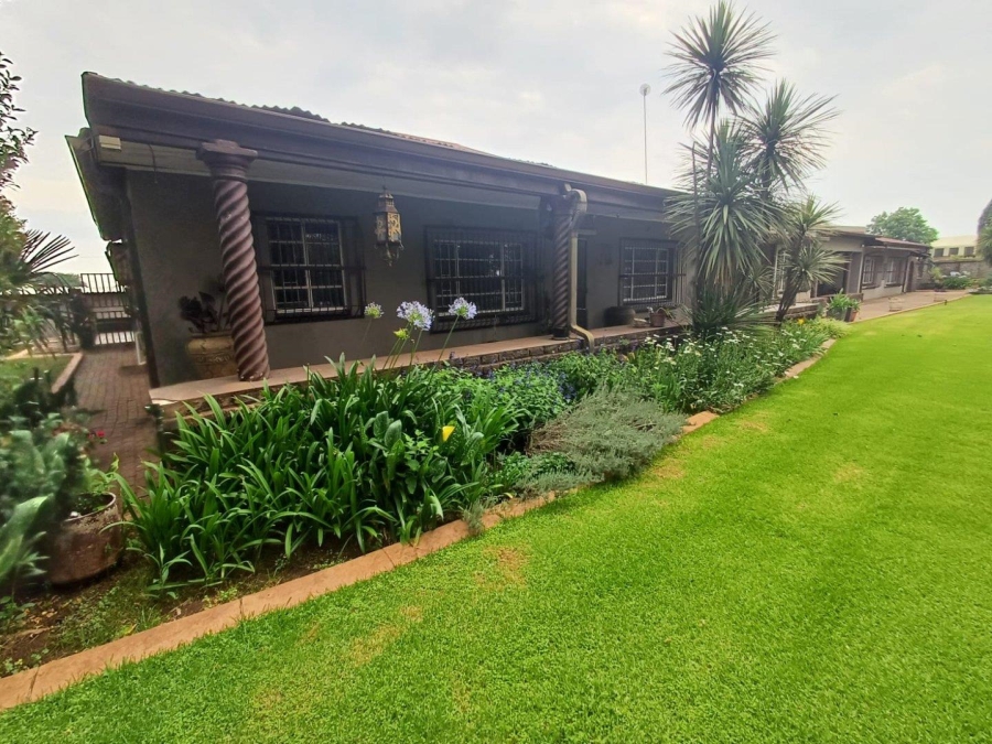 3 Bedroom Property for Sale in Unitas Park Gauteng