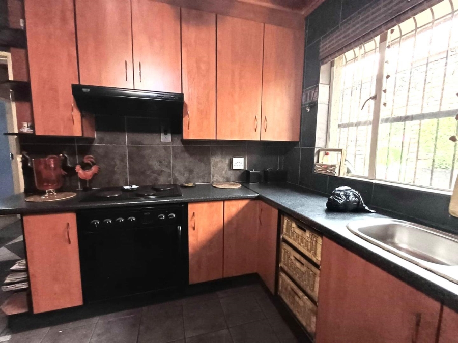 3 Bedroom Property for Sale in Unitas Park Gauteng