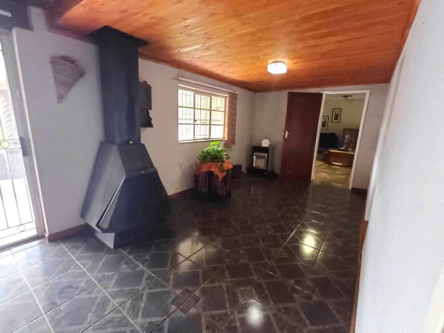 3 Bedroom Property for Sale in Unitas Park Gauteng