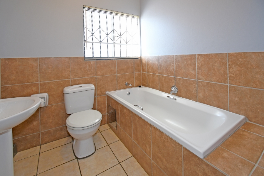 2 Bedroom Property for Sale in North Riding Gauteng