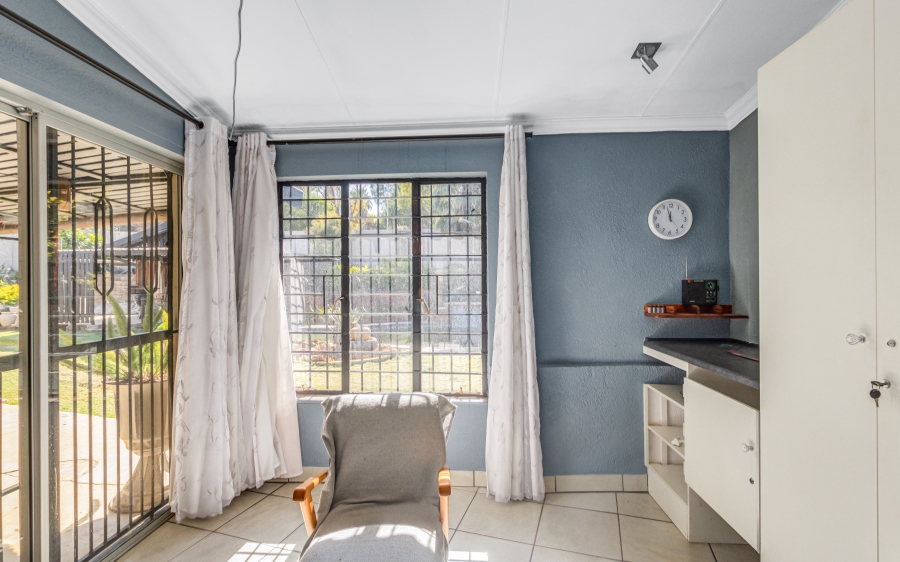 3 Bedroom Property for Sale in Vorna Valley Gauteng