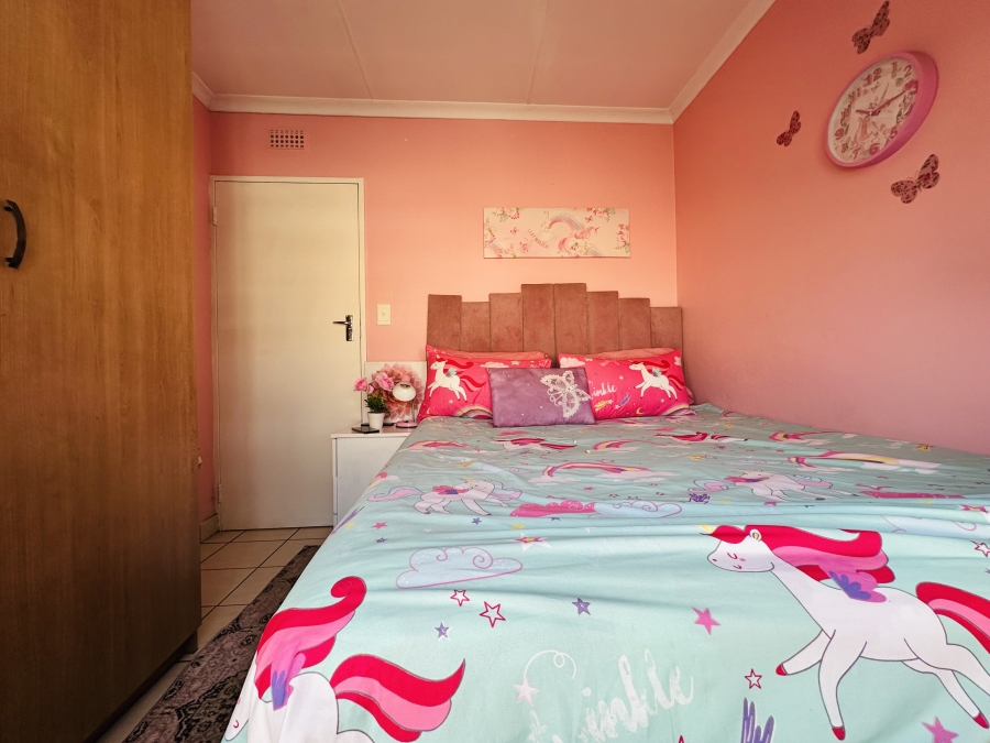 3 Bedroom Property for Sale in Clayville Gauteng