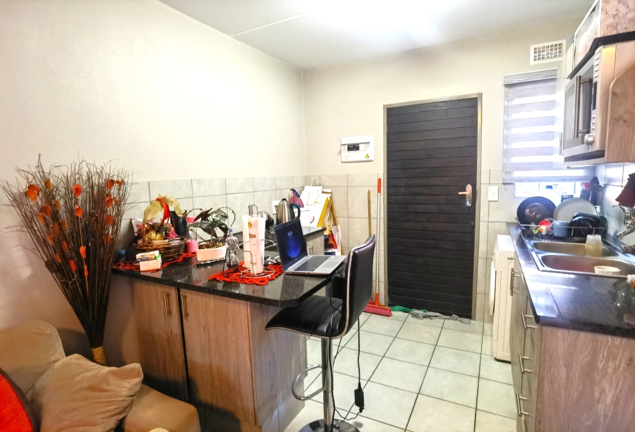 2 Bedroom Property for Sale in Heuweloord Gauteng