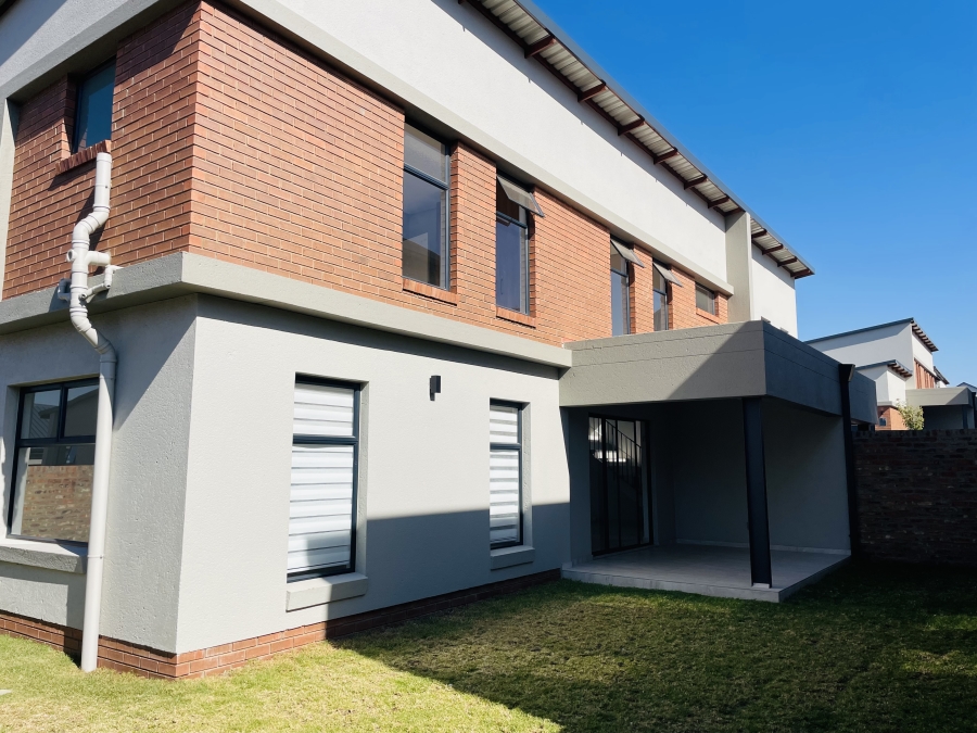 To Let 4 Bedroom Property for Rent in Carlswald Gauteng