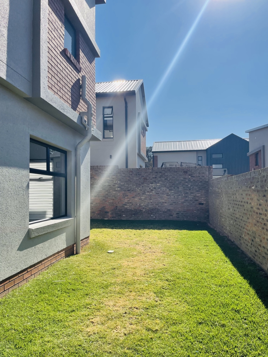 To Let 4 Bedroom Property for Rent in Carlswald Gauteng