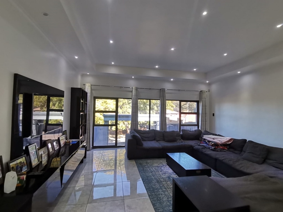 4 Bedroom Property for Sale in Bassonia Gauteng