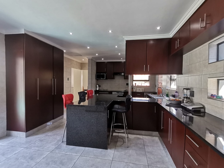 4 Bedroom Property for Sale in Bassonia Gauteng