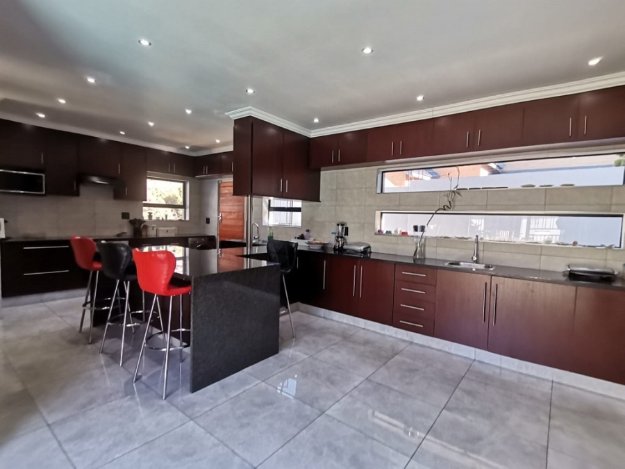 4 Bedroom Property for Sale in Bassonia Gauteng