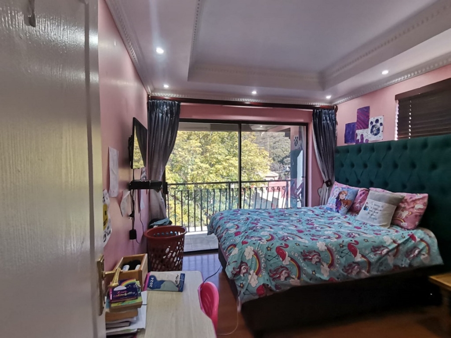 4 Bedroom Property for Sale in Bassonia Gauteng