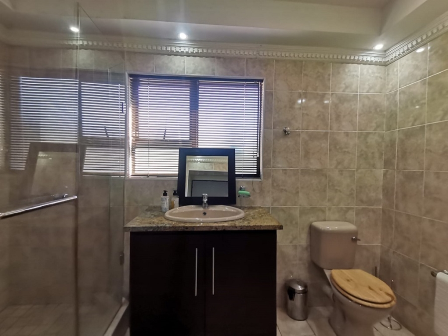 4 Bedroom Property for Sale in Bassonia Gauteng