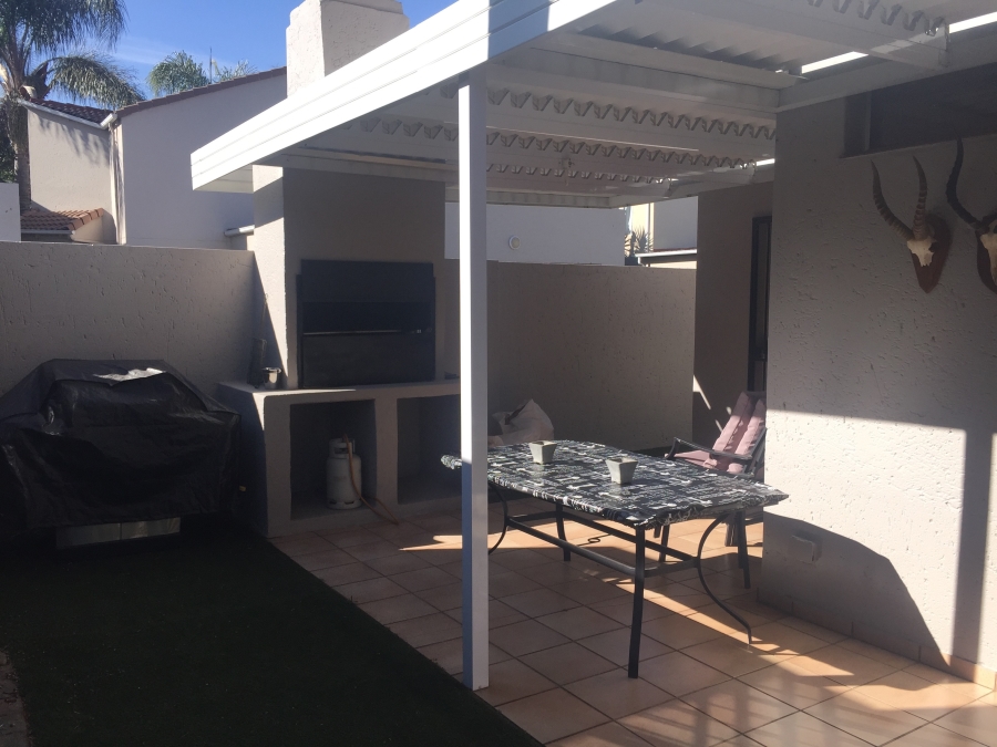 2 Bedroom Property for Sale in Sunninghill Gauteng