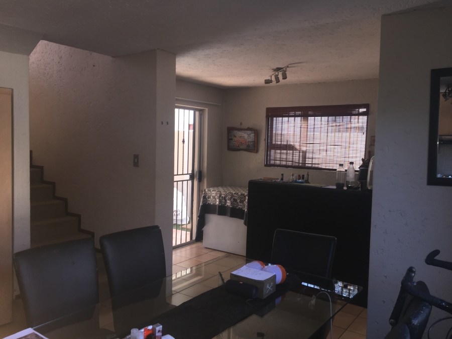 2 Bedroom Property for Sale in Sunninghill Gauteng