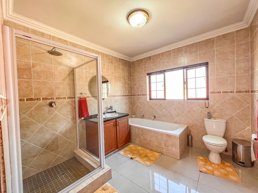 To Let 4 Bedroom Property for Rent in Willow Acres Gauteng