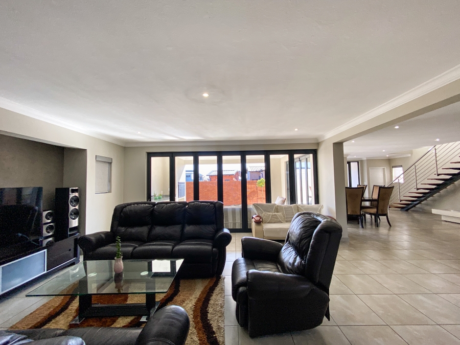 To Let 4 Bedroom Property for Rent in Six Fountains Residential Estate Gauteng