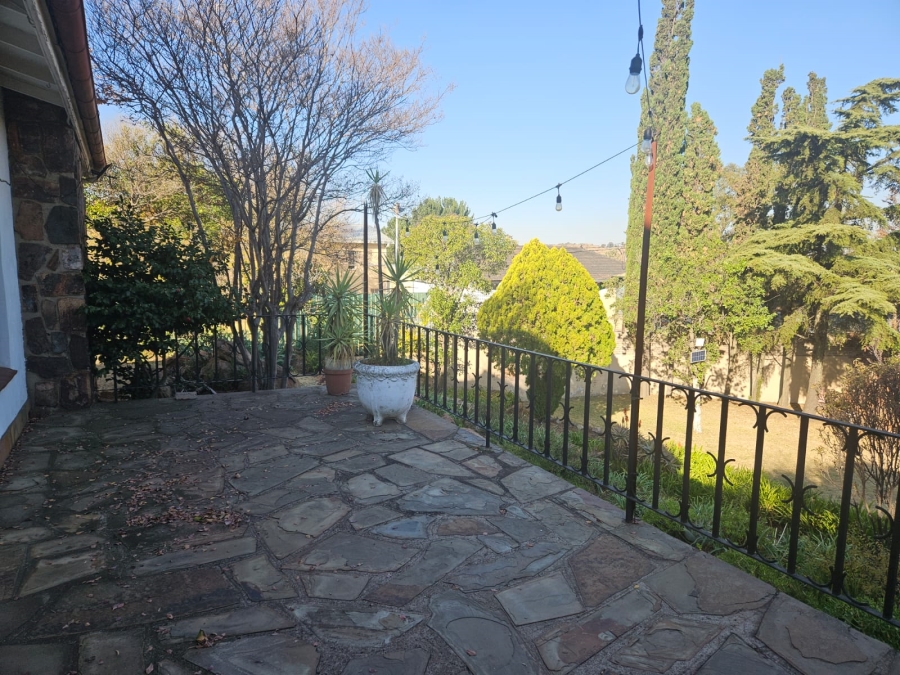 6 Bedroom Property for Sale in Oakdene Gauteng