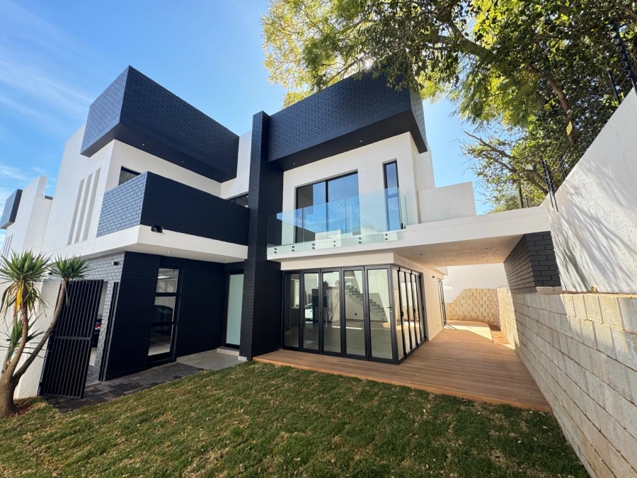 4 Bedroom Property for Sale in Morningside Gauteng