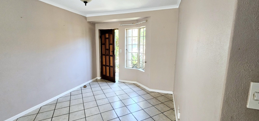 3 Bedroom Property for Sale in Die Hoewes Gauteng