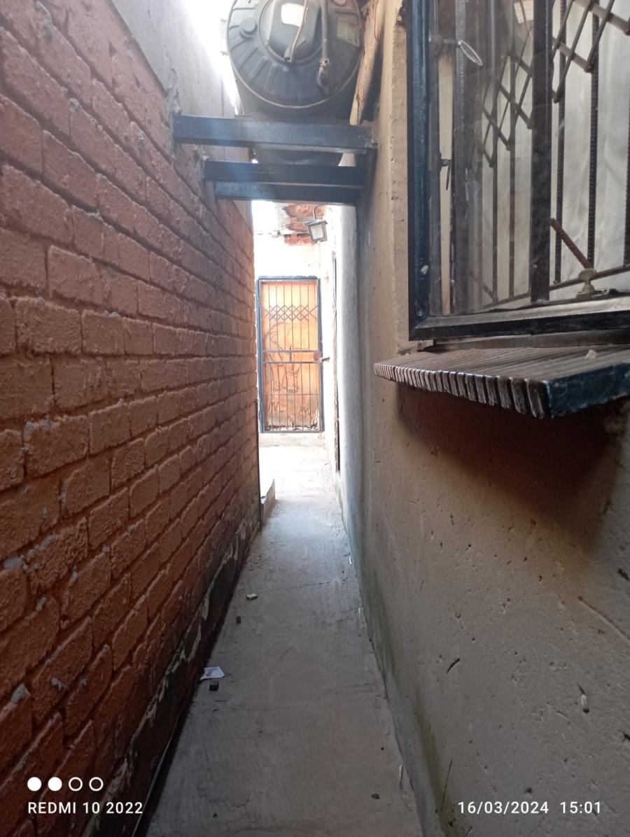 2 Bedroom Property for Sale in Tembisa Central Gauteng