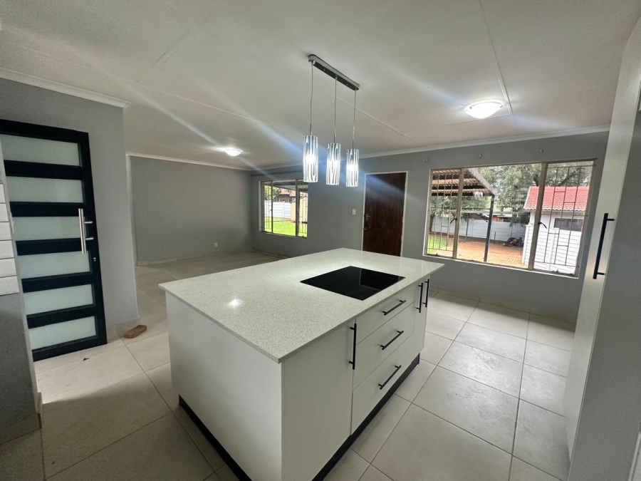 3 Bedroom Property for Sale in Heuweloord Gauteng