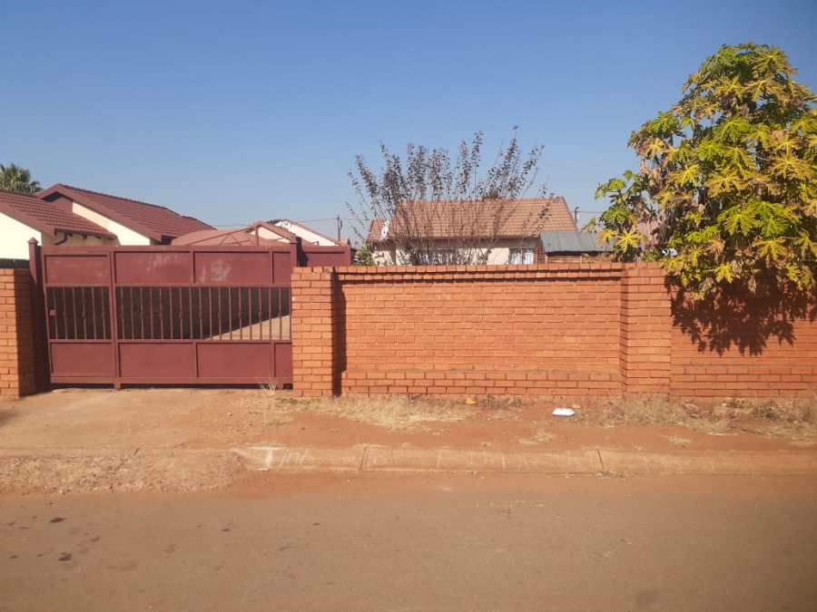 2 Bedroom Property for Sale in Soshanguve A Gauteng