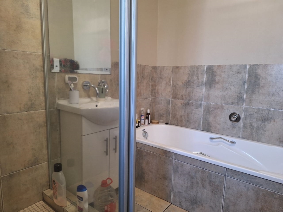 2 Bedroom Property for Sale in Rivonia Gauteng